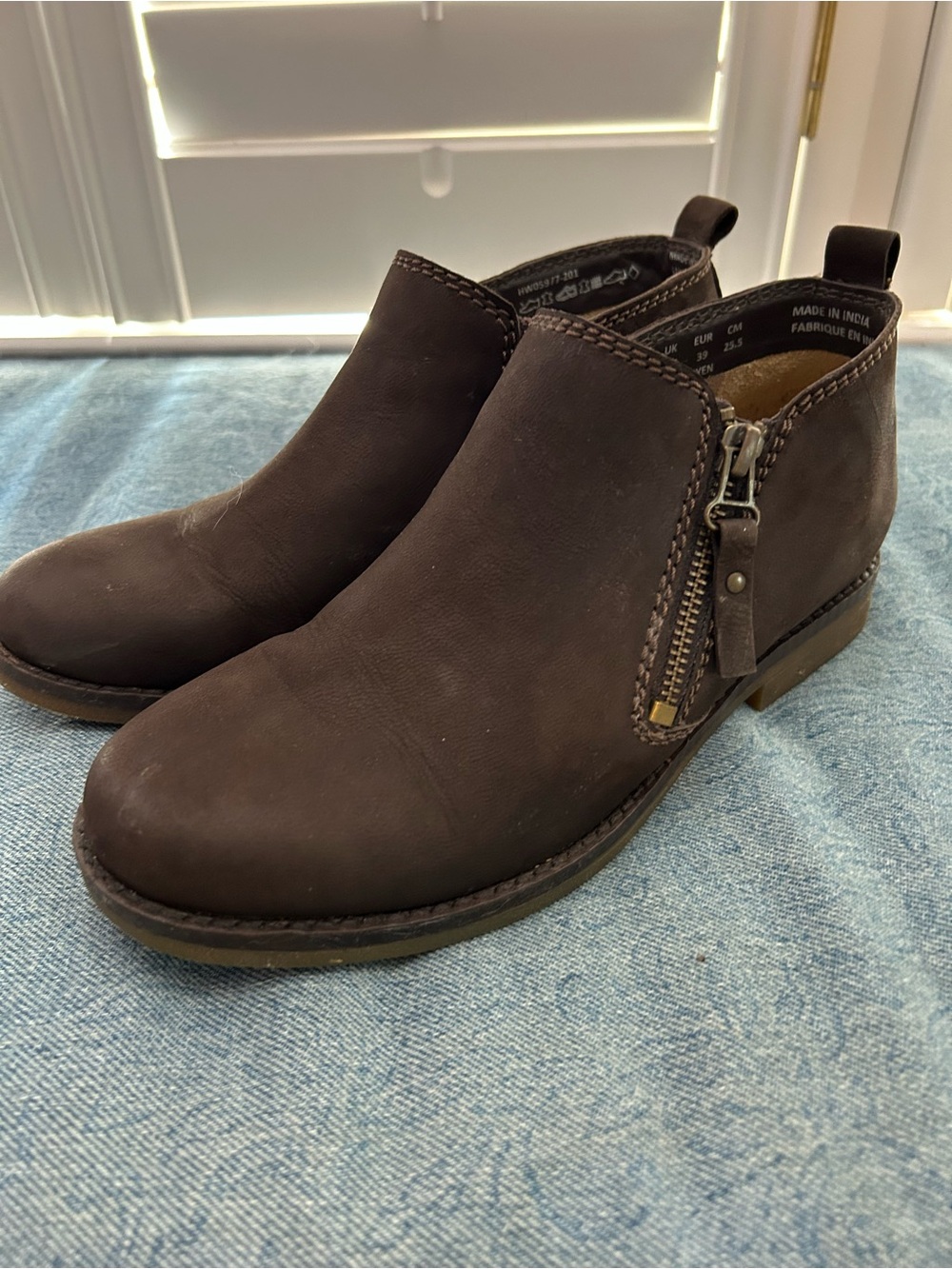 Women's Hush Puppies Dark Brown Nubuck Side-Zip Ankle Boot Size 8